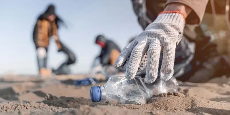 research-guides-future-of-plastic-waste-chemical-recycling-m.webp